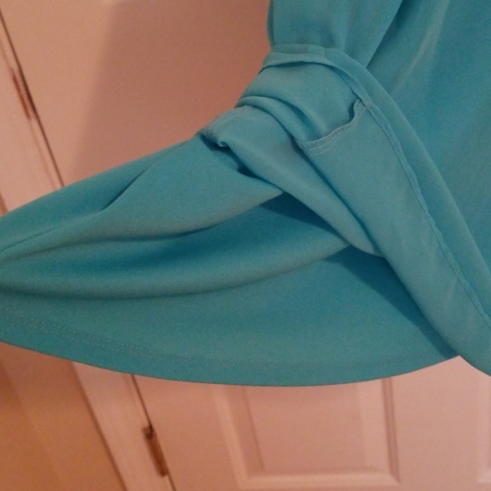 Dress - Picture 2 of 8